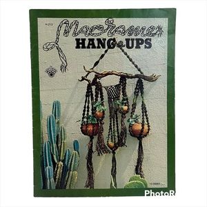 Macrame hang-ups 1973 patterns by Bruce Morrison